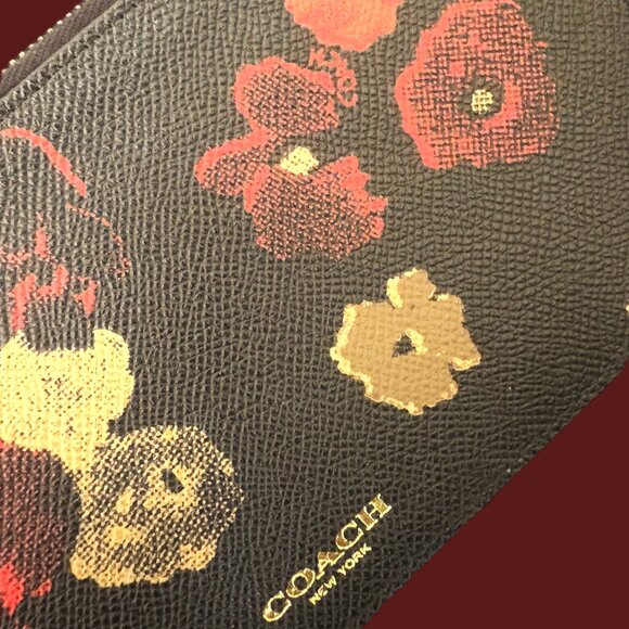 Coach KYLIE Flat Pouch Black, Gold and Red Poppy Flowers Gold Hardware NWOT - Picture 9 of 10